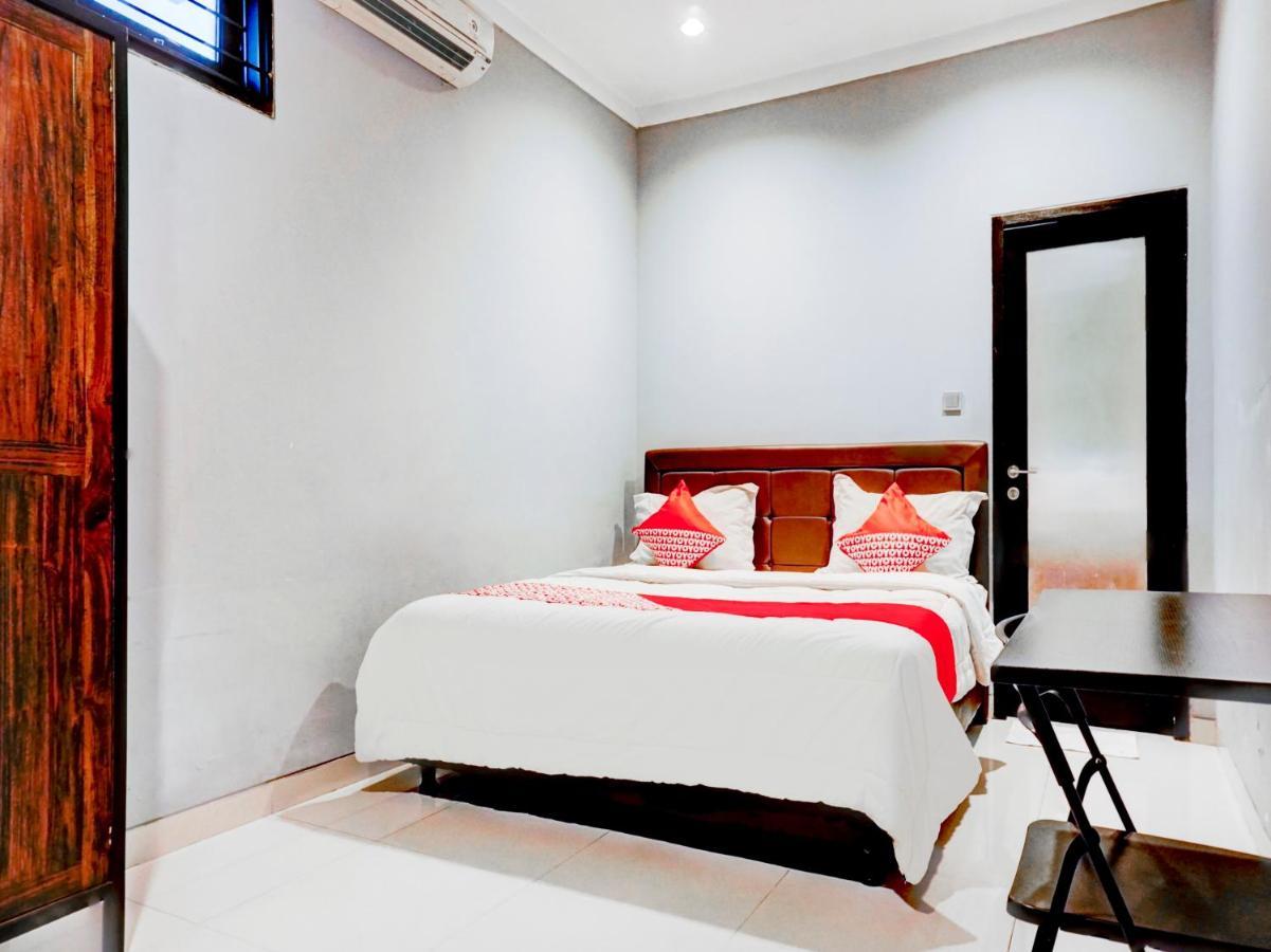 Oyo 90438 Mampang 34 Residence Jakarta Exterior photo