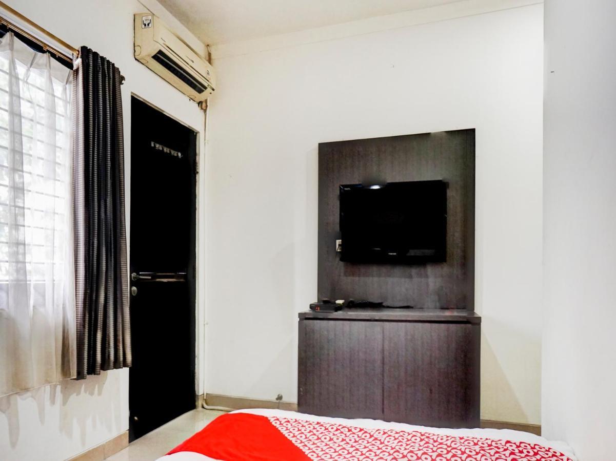 Oyo 90438 Mampang 34 Residence Jakarta Exterior photo